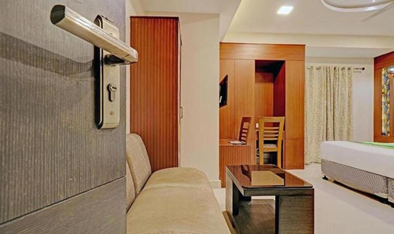 Pine Tree Boutique Hotel Chennai Exterior foto
