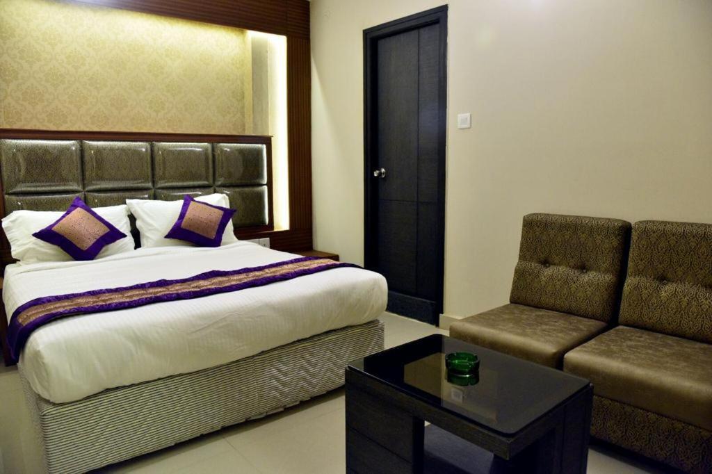 Pine Tree Boutique Hotel Chennai Exterior foto